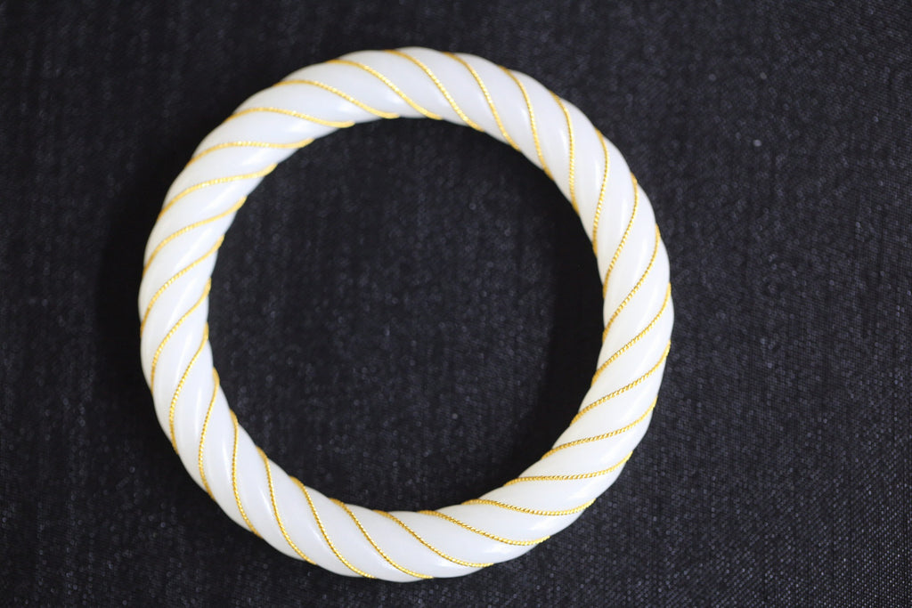 ATELIER 005 · Suet White — nephrite jade bangle, close view