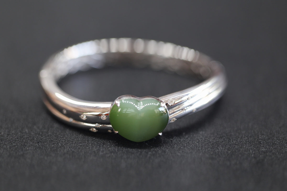 ATELIER 010 · Cat's Eye — nephrite jade bangle & ring set, bangle, front