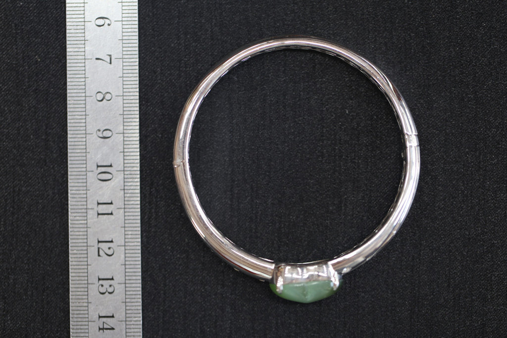 ATELIER 010 · Cat's Eye — nephrite jade bangle & ring set, bangle, size reference