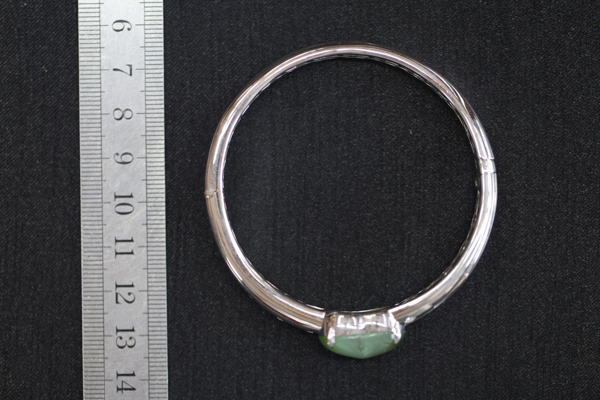 ATELIER 010 · Cat's Eye — nephrite jade bangle & ring set, bangle, size reference