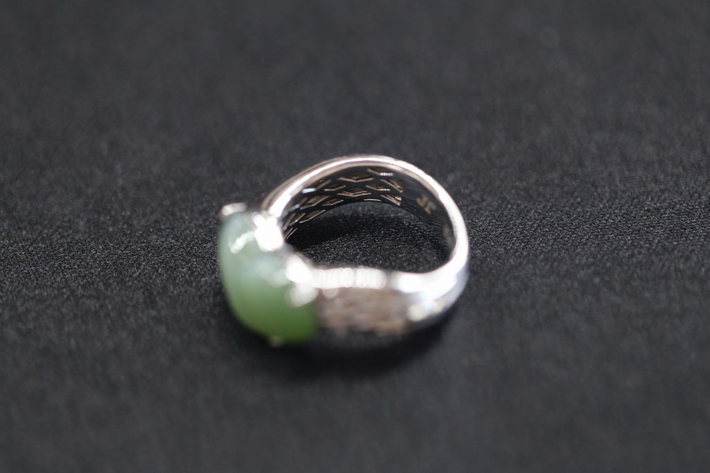 ATELIER 010 · Cat's Eye — nephrite jade bangle & ring set, ring, inside view