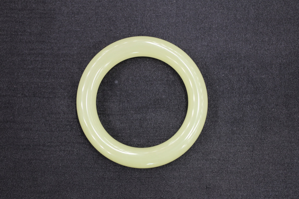 ATELIER 012 · Golden Green — nephrite jade round bangle, alternate view