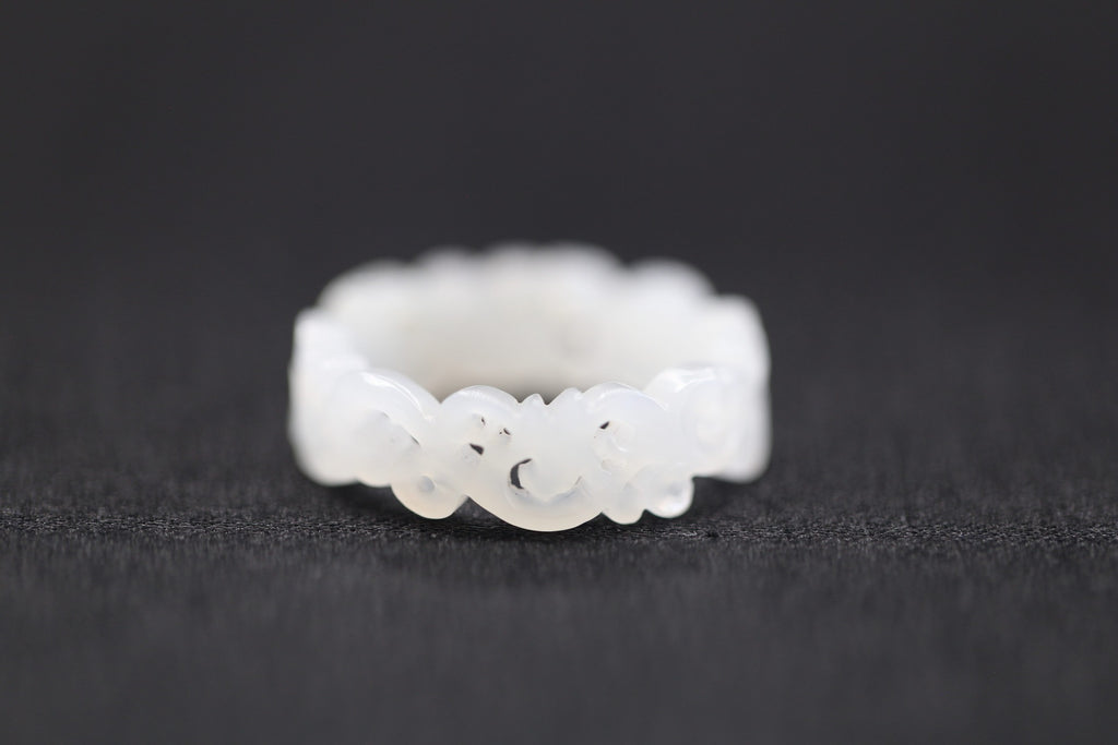ATELIER 015 · Suet White — nephrite jade ring, detail
