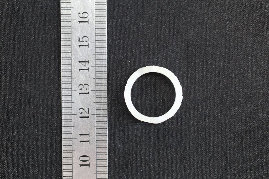 ATELIER 015 · Suet White — nephrite jade ring, size reference