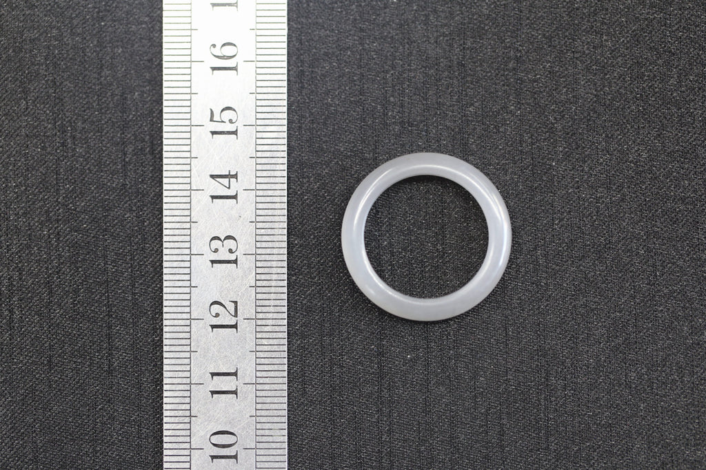ATELIER 017 · Smoky Lilac — nephrite jade ring, size reference