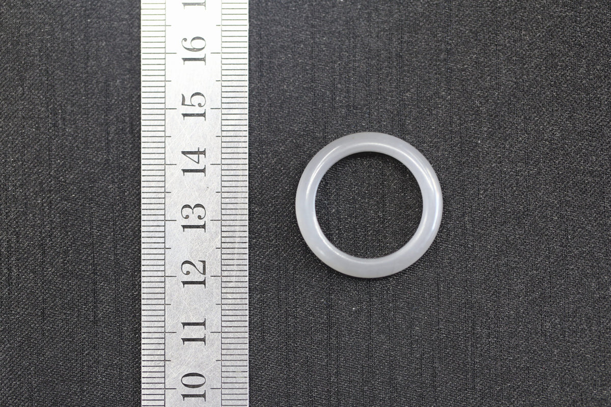 ATELIER 017 · Smoky Lilac — nephrite jade ring, size reference