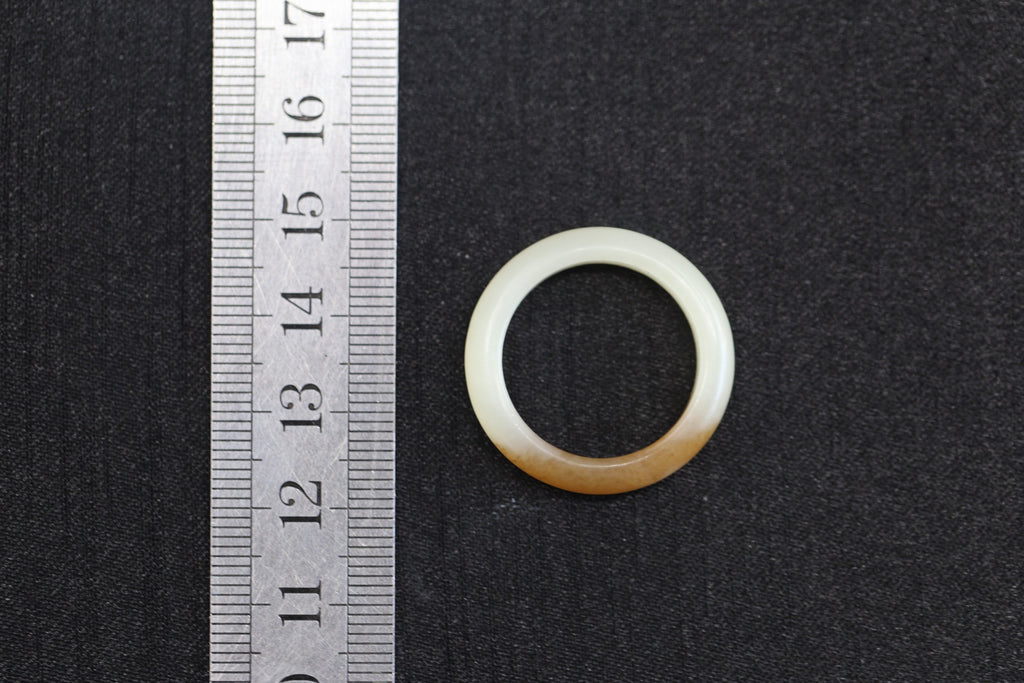 ATELIER 018 · Multi-Colour — nephrite jade ring, size reference