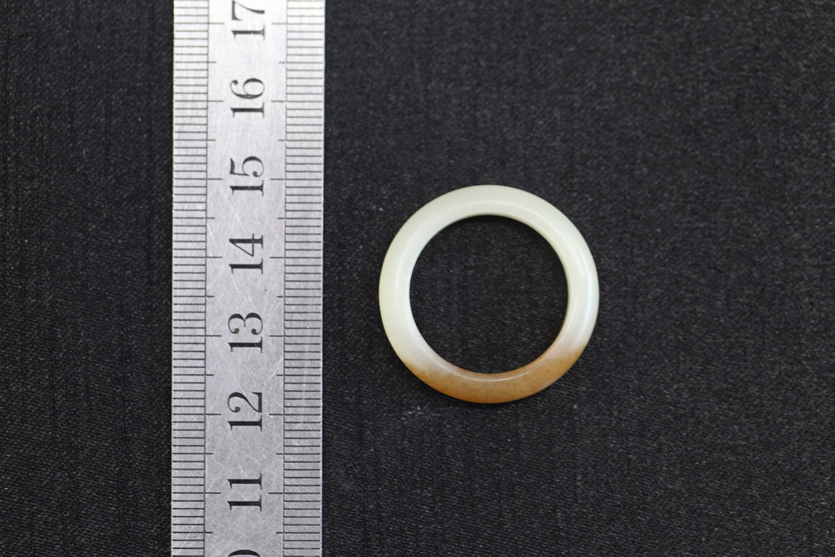 ATELIER 018 · Multi-Colour — nephrite jade ring, size reference