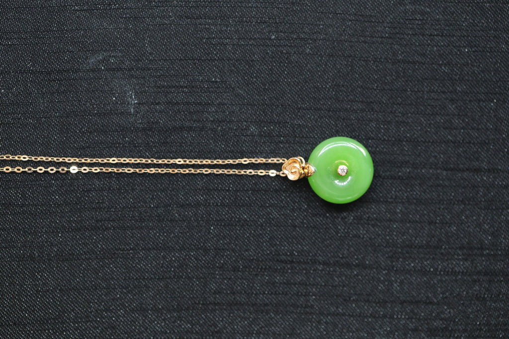ATELIER 020 · Willow Green — nephrite jade necklace, detail
