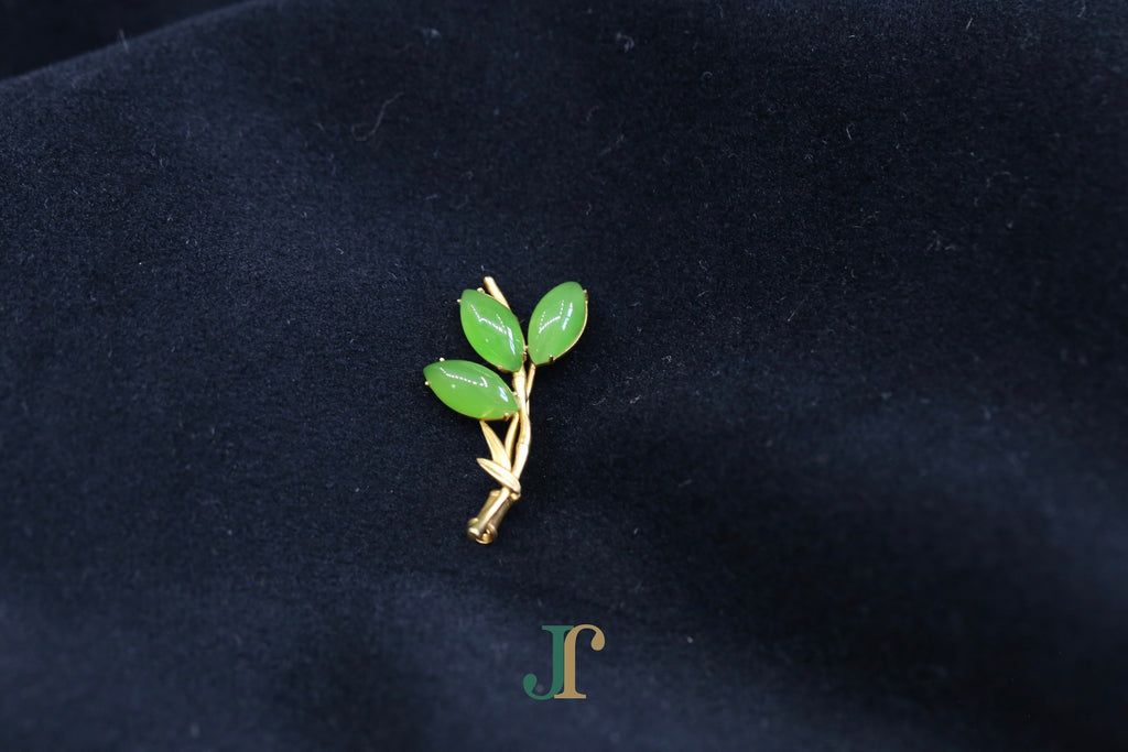 ATELIER 022 · Willow Green — nephrite jade brooch, front