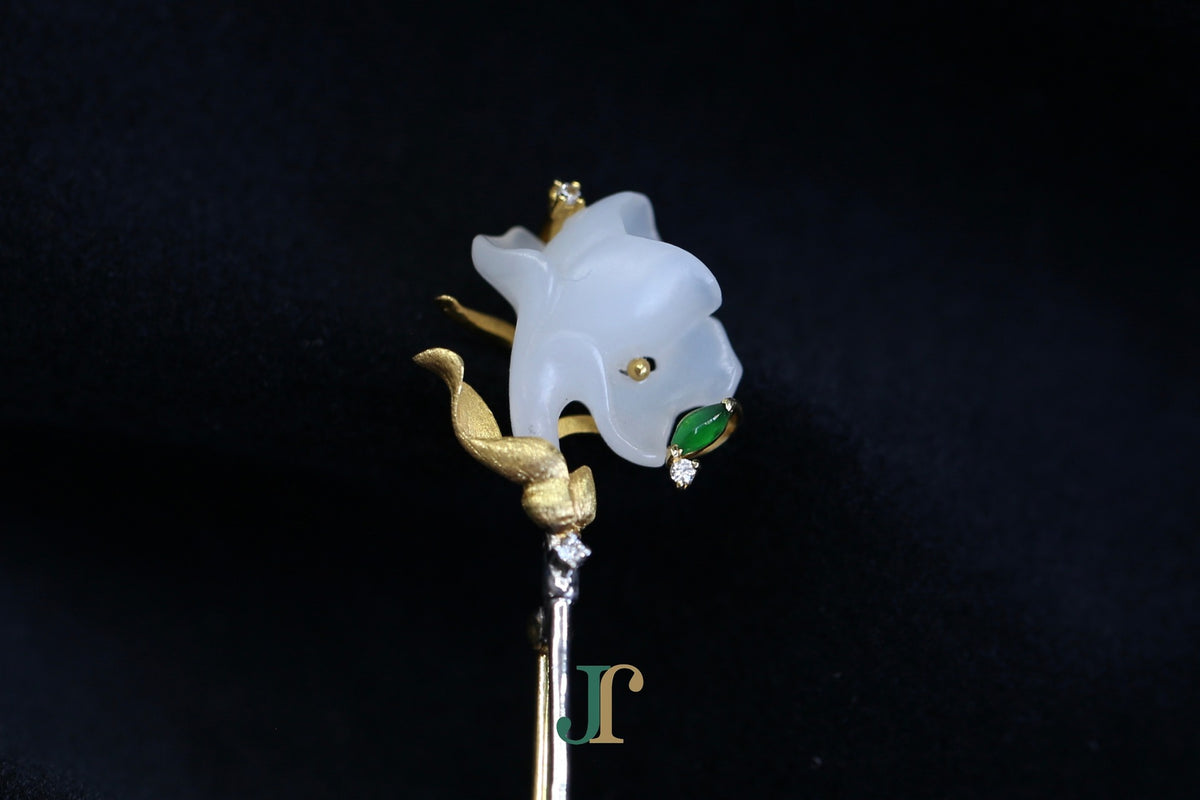 ATELIER 023 · Suet White — nephrite jade brooch, detail