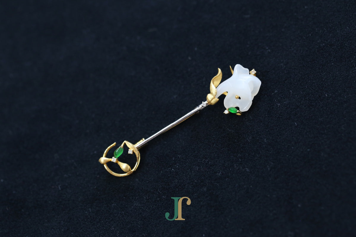 ATELIER 023 · Suet White — nephrite jade brooch, alternate view