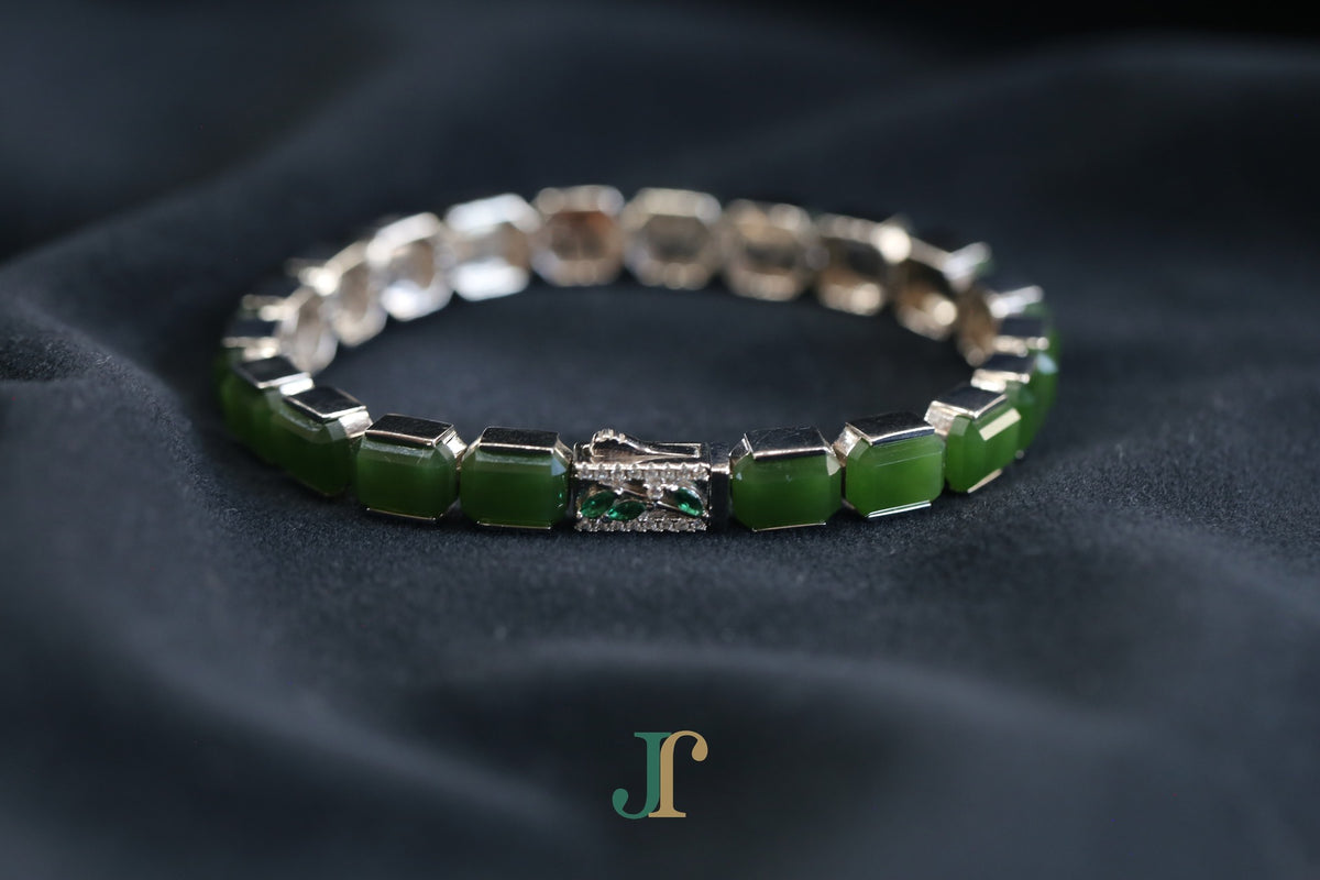 ATELIER 025 · Spinach Green — nephrite jade bracelet, front