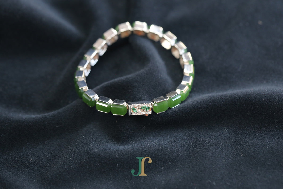 ATELIER 025 · Spinach Green — nephrite jade bracelet, top view