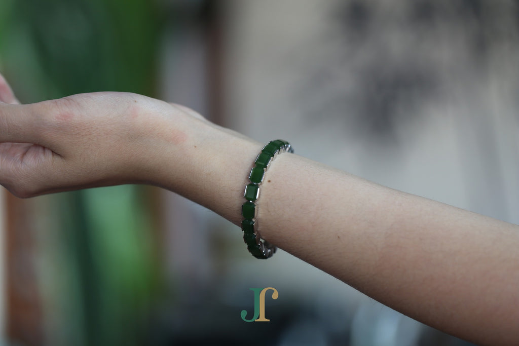ATELIER 025 · Spinach Green — nephrite jade bracelet, on the wrist, second view