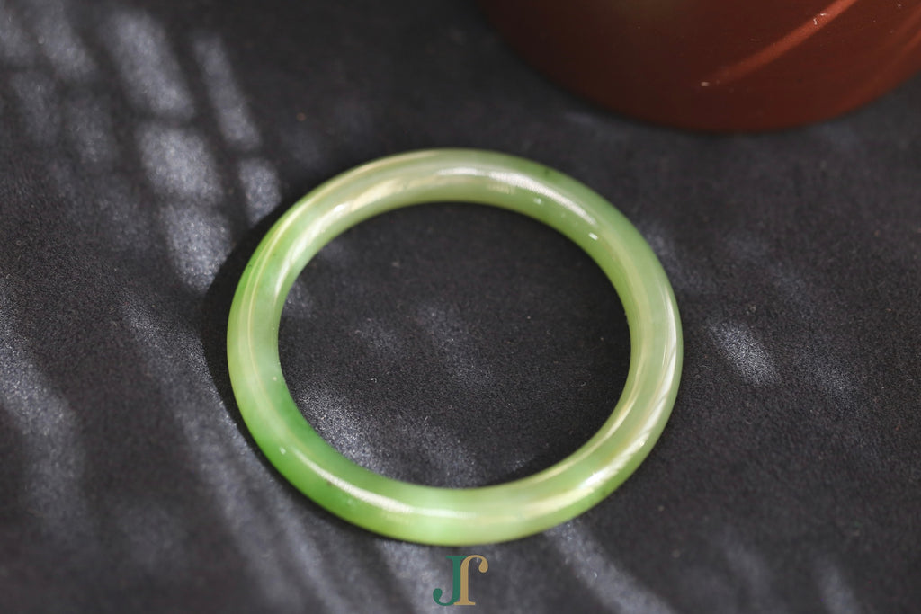 ATELIER 026 · Willow Green — nephrite jade round bangle, alternate view