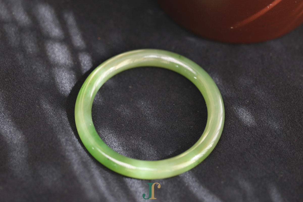 ATELIER 026 · Willow Green — nephrite jade round bangle, alternate view