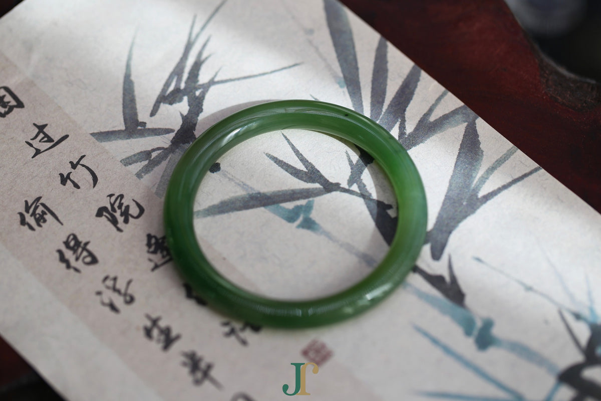 ATELIER 026 · Willow Green — nephrite jade round bangle, flat lay