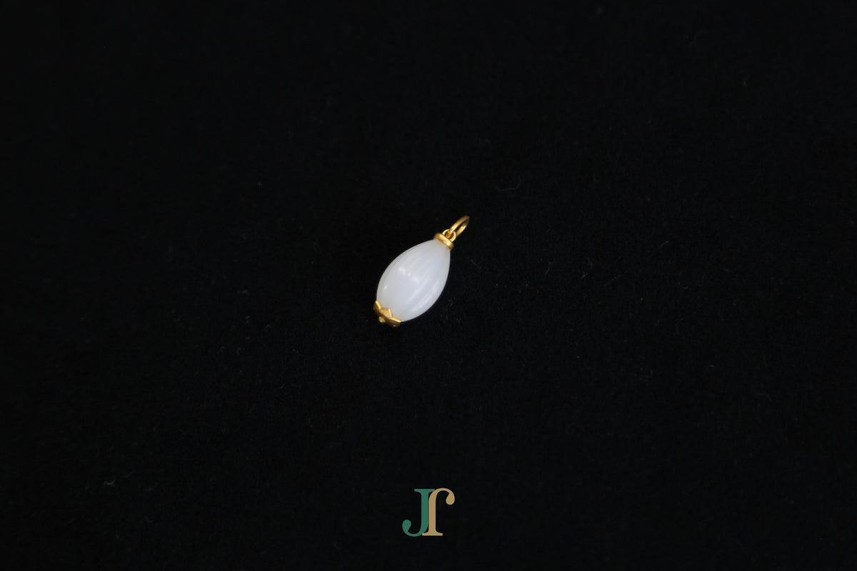 ATELIER 031 · Suet White — nephrite jade necklace, detail