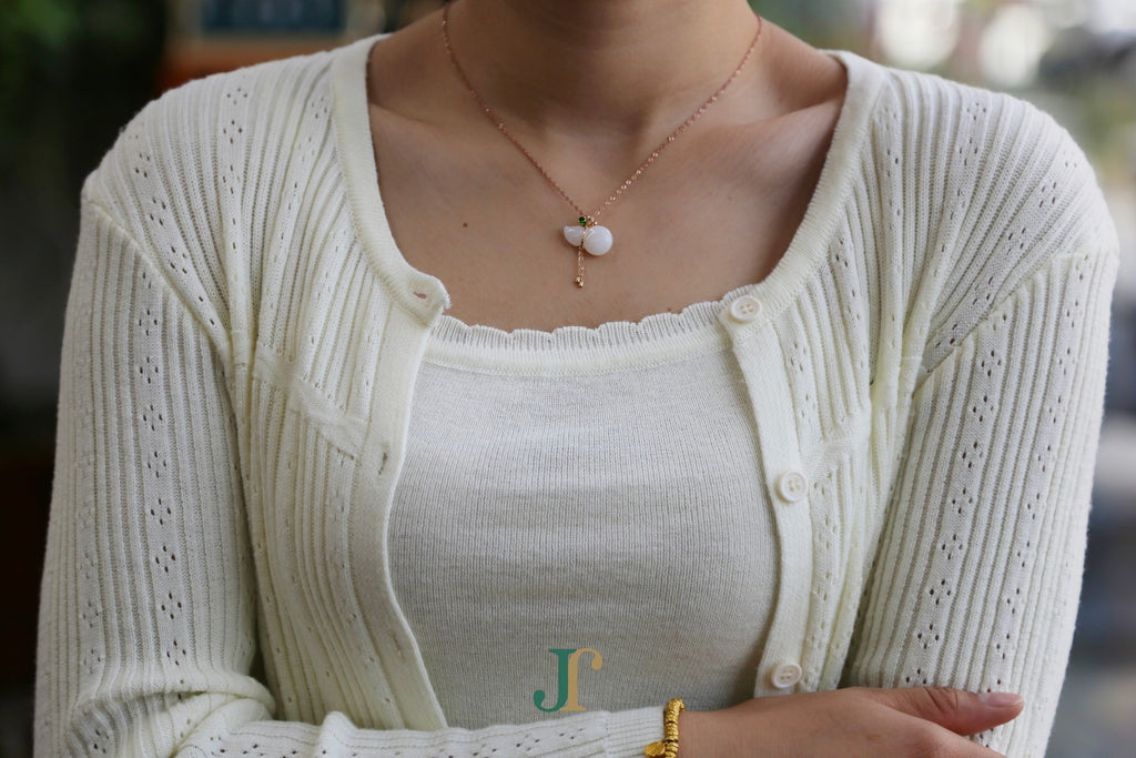 ATELIER 032 · Suet White — nephrite jade necklace, on the model