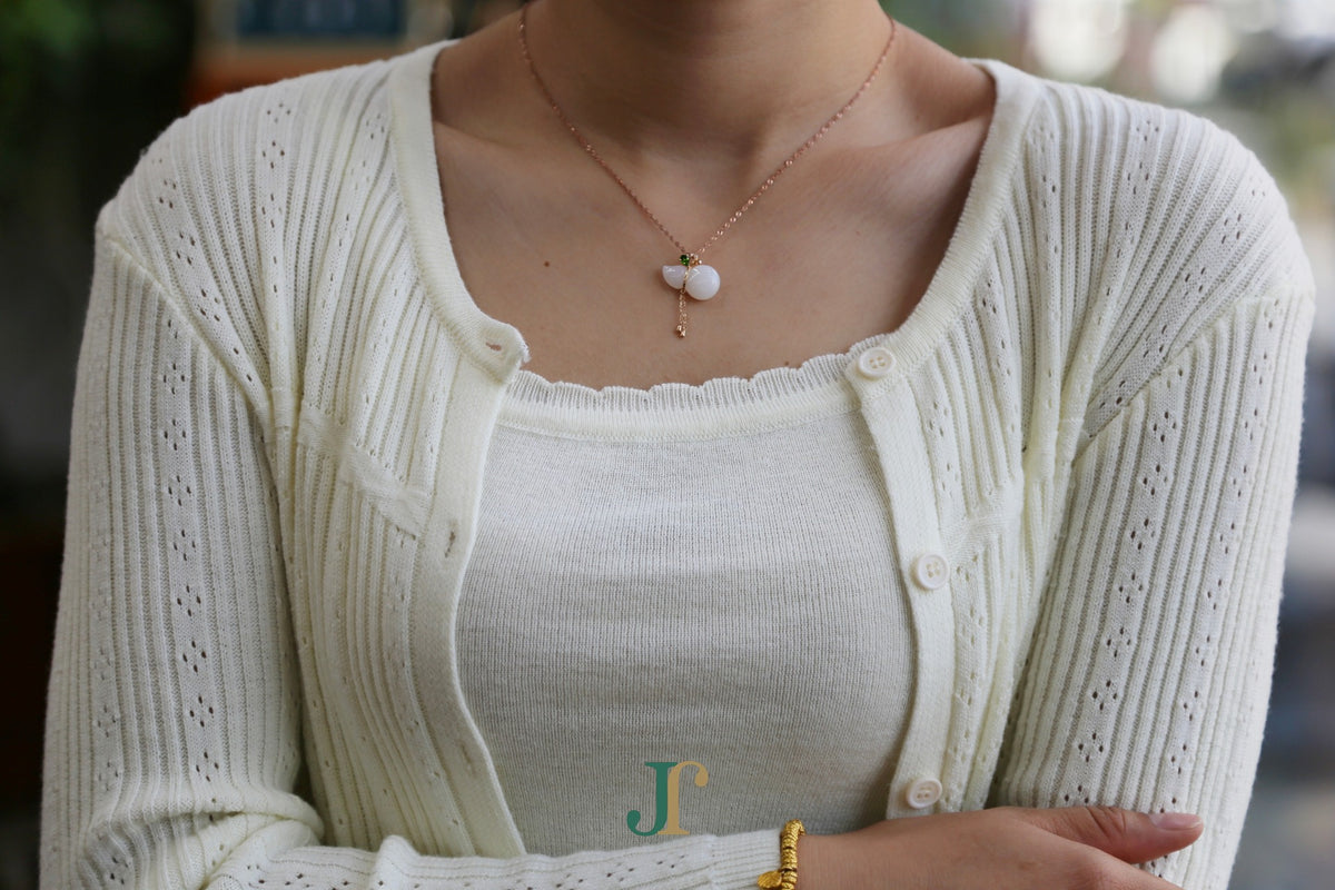 ATELIER 032 · Suet White — nephrite jade necklace, on the model