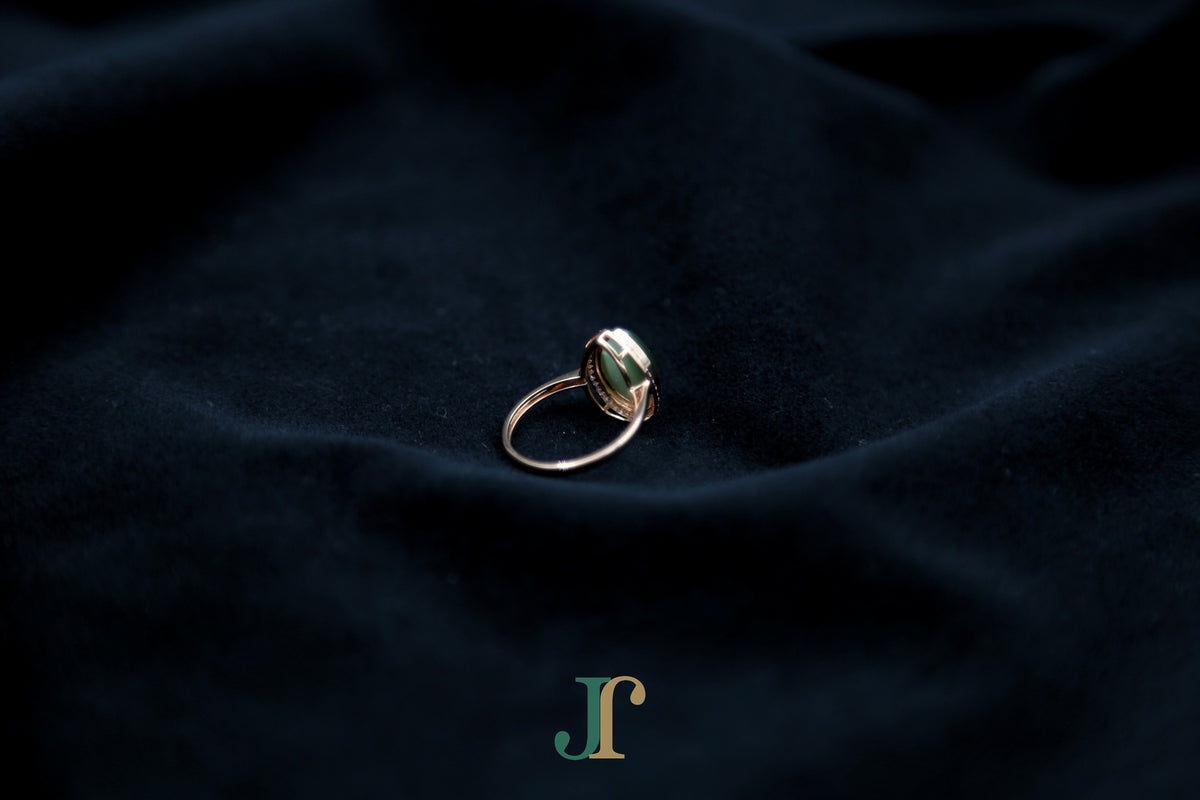 ATELIER 040 · Cat's Eye — nephrite jade ring, angled view