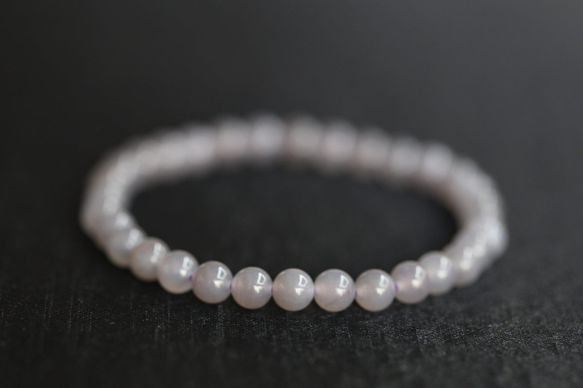 GAIA Earthy 6 · Smoky Lilac — nephrite jade bead bracelet, detail