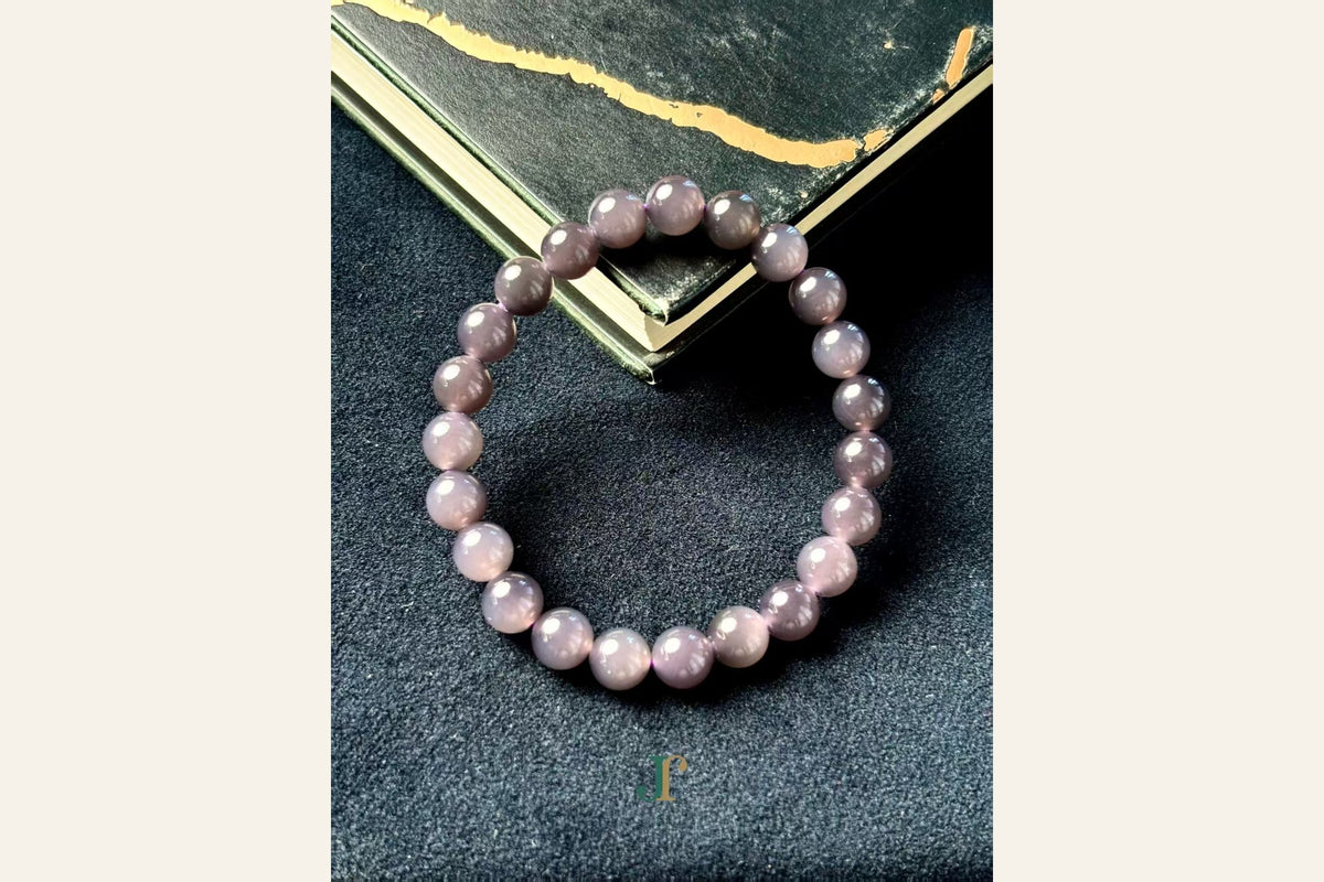 GAIA Earthy 8 · Smoky Lilac — nephrite jade bead bracelet, front