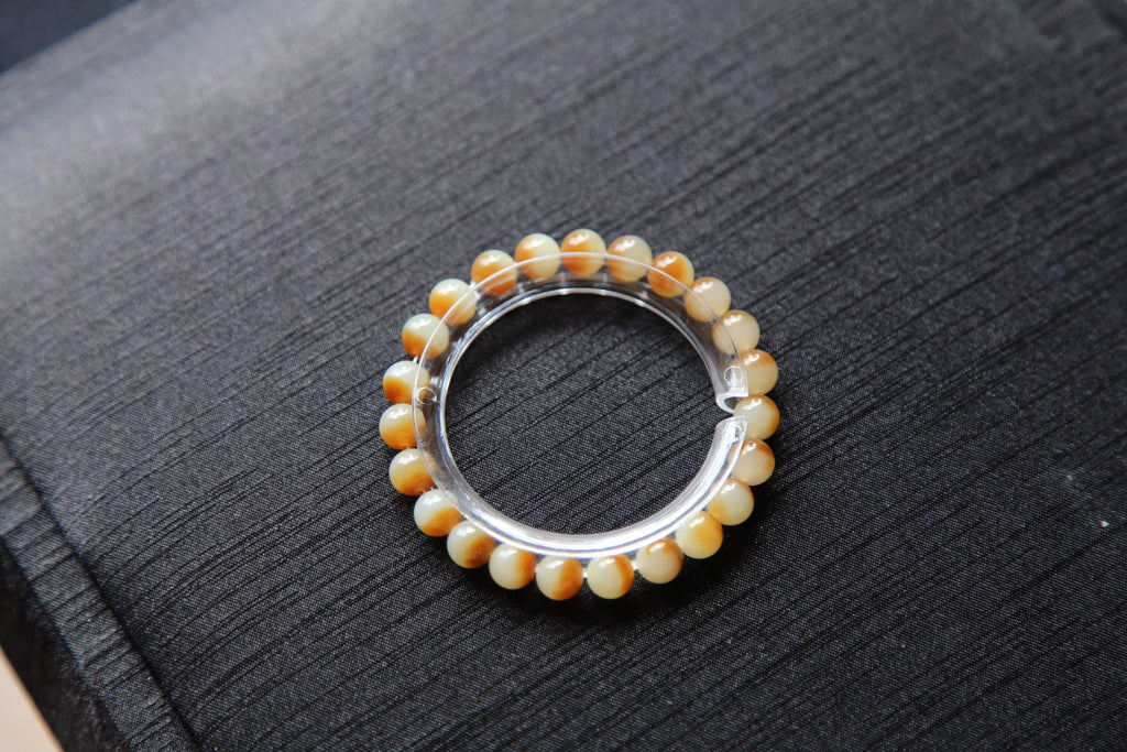 GAIA Earthy Honey Amber — natural nephrite jade bead bracelet, alternate detail