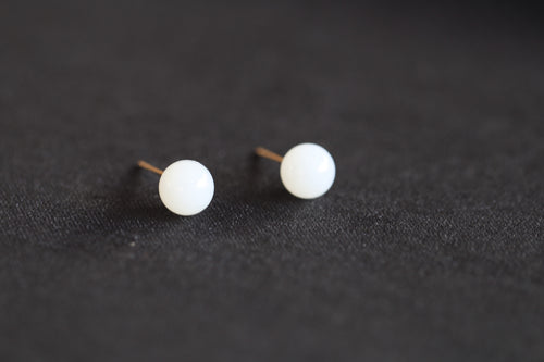 GAIA Luna 8 · Suet White — nephrite jade earrings, detail
