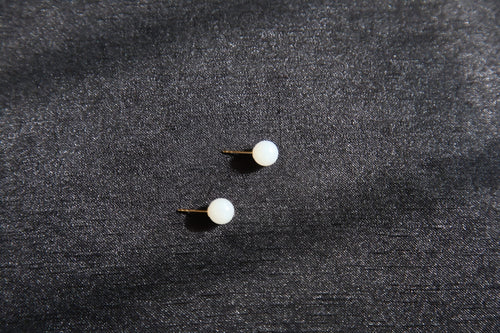 GAIA Luna 8 · Suet White — nephrite jade earrings, front