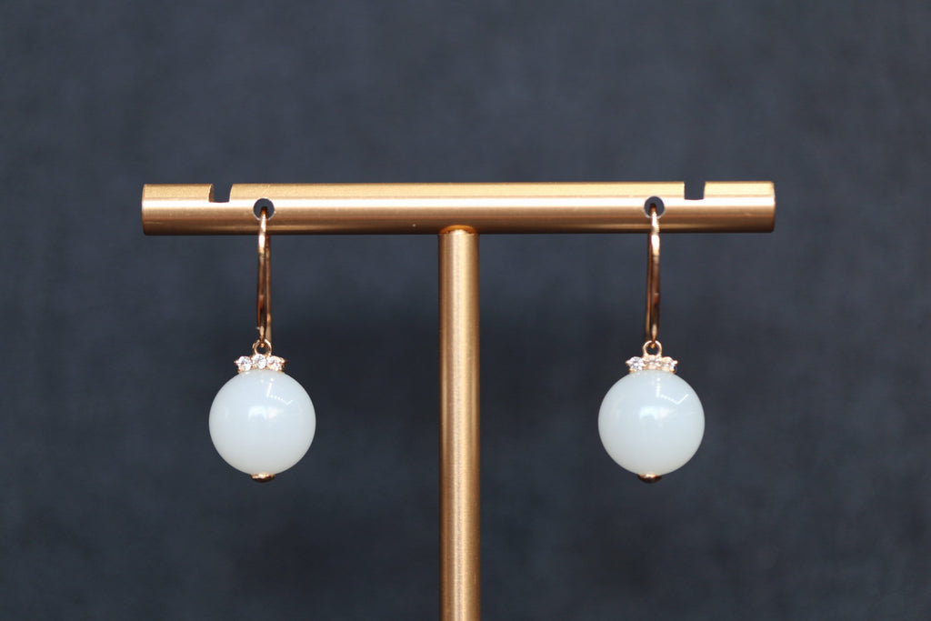 GAIA Luna 10 · Suet White — nephrite jade earrings, detail