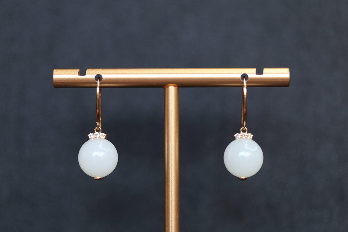 GAIA Luna 10 · Suet White — nephrite jade earrings, detail