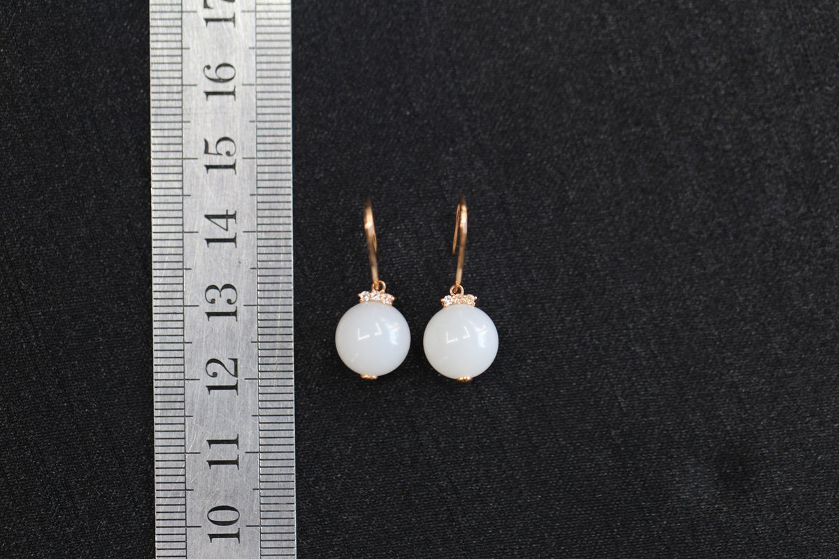 GAIA Luna 10 · Suet White — nephrite jade earrings, size reference