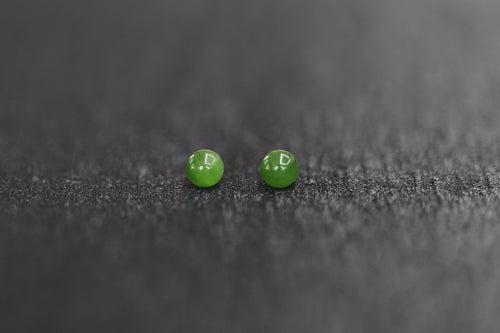 GAIA Luna 6 · Spinach Green — nephrite jade earrings, detail