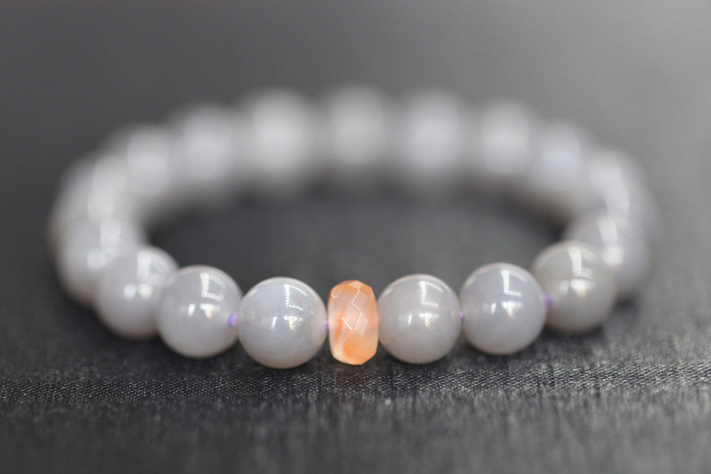 GAIA Earthy 10 · Smoky Lilac — nephrite jade bead bracelet, close view