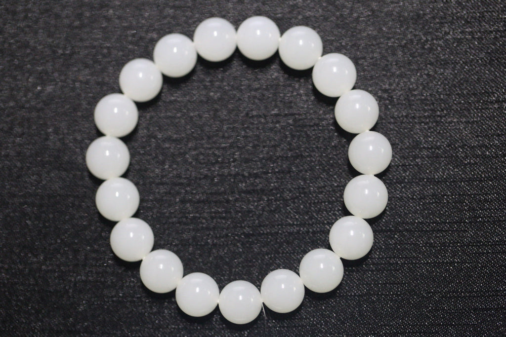 GAIA Earthy 10 · Suet White — nephrite jade bead bracelet, front