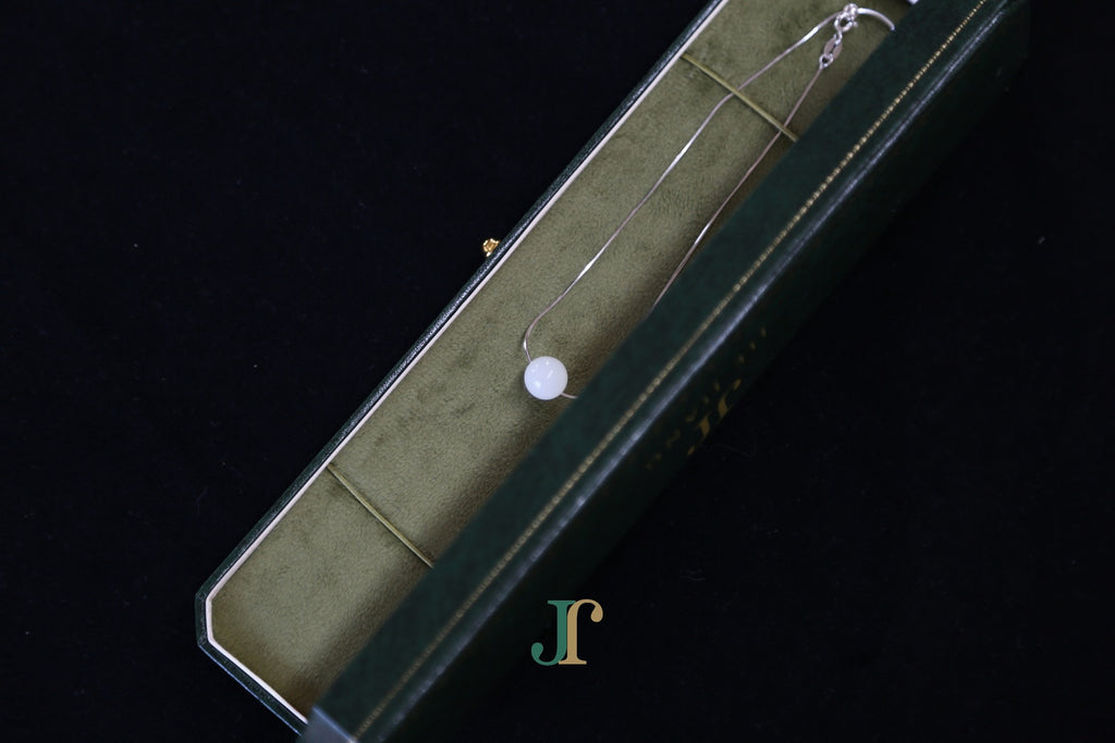 GAIA Pure 10 · Suet White — nephrite jade bead necklace, in a gift box