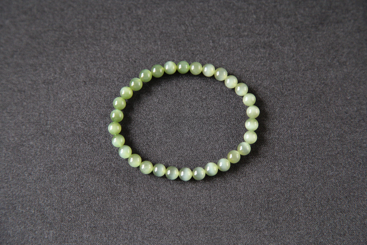 GAIA Earthy 6 · Cat's Eye — nephrite jade bead bracelet, detail