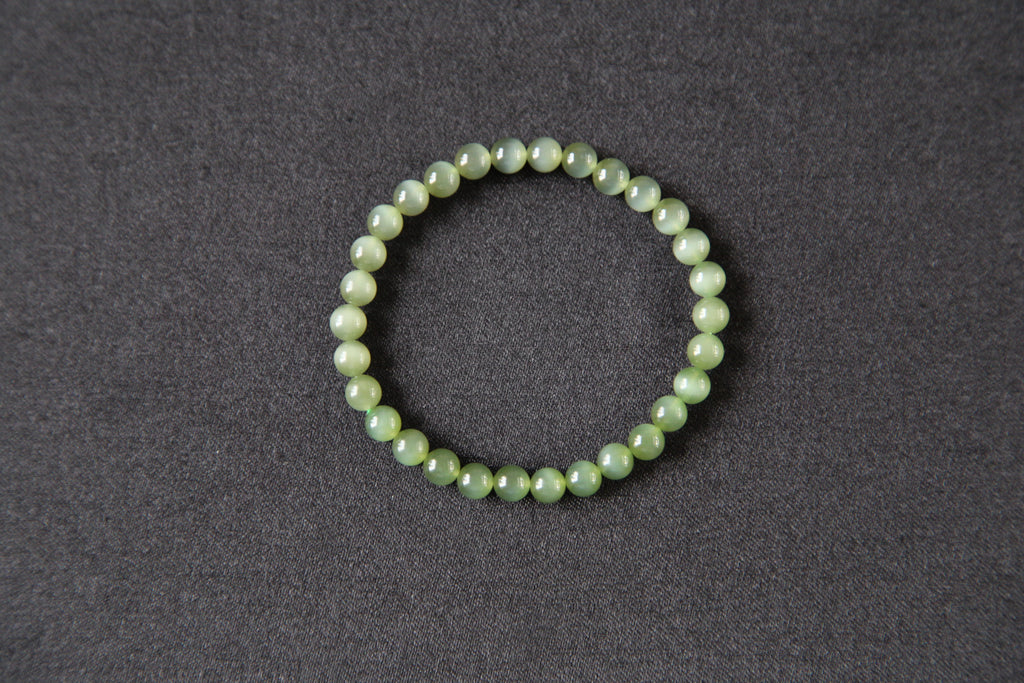 GAIA Earthy 6 · Cat's Eye — nephrite jade bead bracelet, close view
