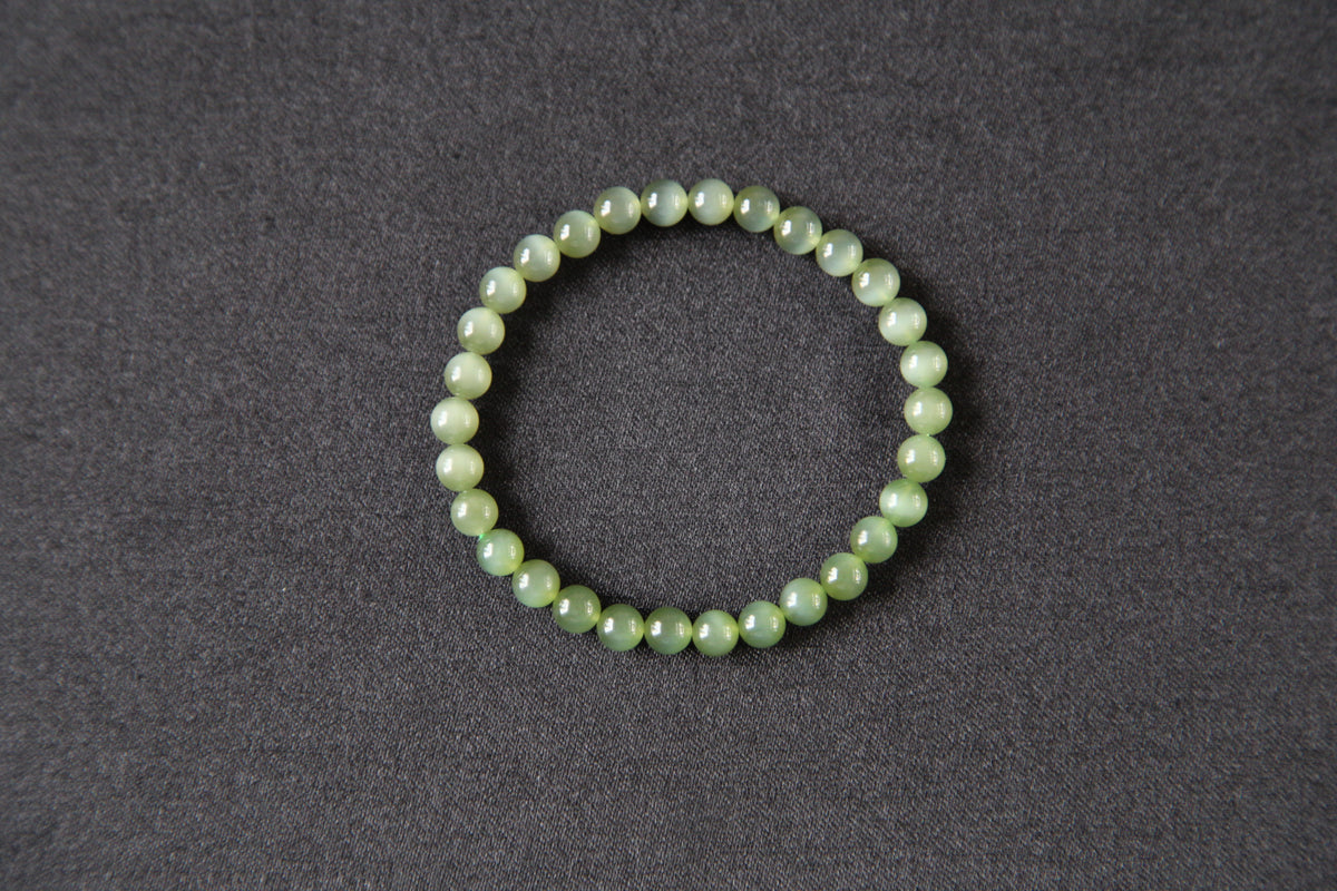 GAIA Earthy 6 · Cat's Eye — nephrite jade bead bracelet, close view