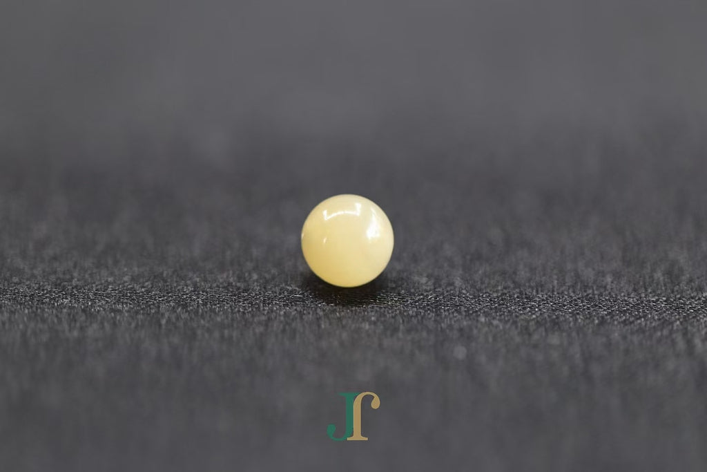 GAIA Pure 8 · Honey-Amber — nephrite jade bead necklace, front