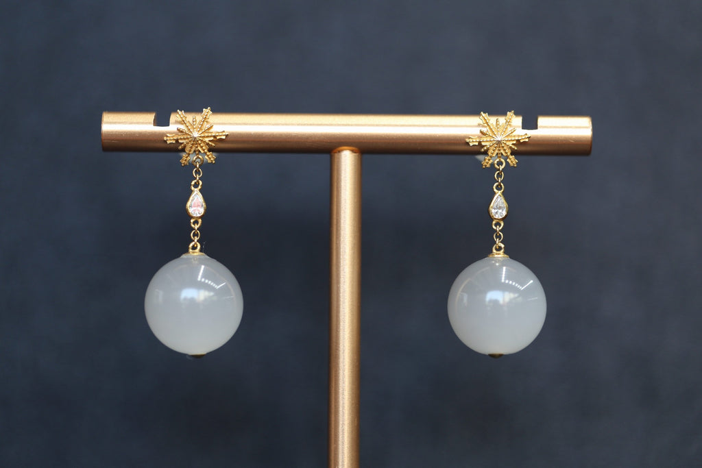 GAIA Snow 10 · Smoky Lilac — nephrite jade earrings, front