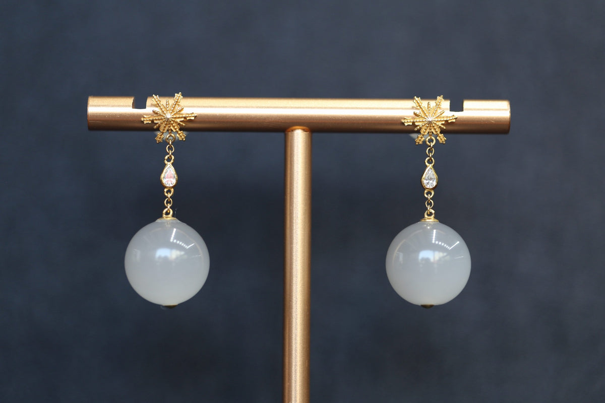 GAIA Snow 10 · Smoky Lilac — nephrite jade earrings, front