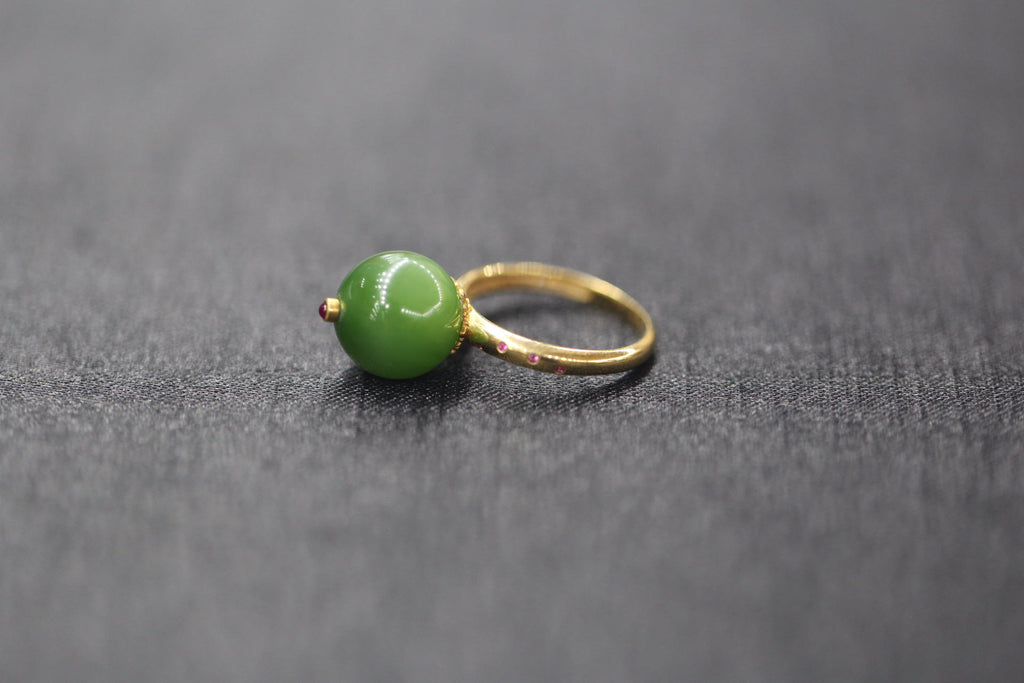 GAIA Spirit 12 · Willow Green — nephrite jade ring, detail