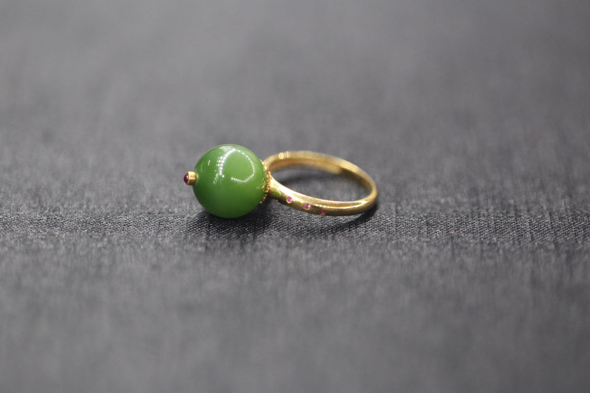 GAIA Spirit 12 · Willow Green — nephrite jade ring, detail