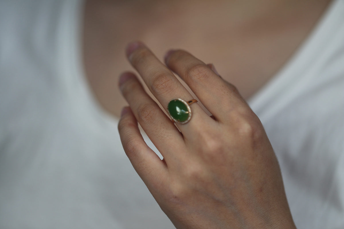 GALET 002 · Willow Green — nephrite jade ring, on the hand