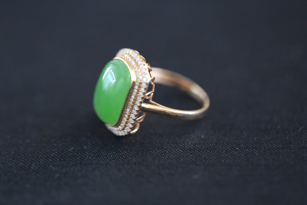 GALET 003 · Willow Green — nephrite jade ring, setting detail
