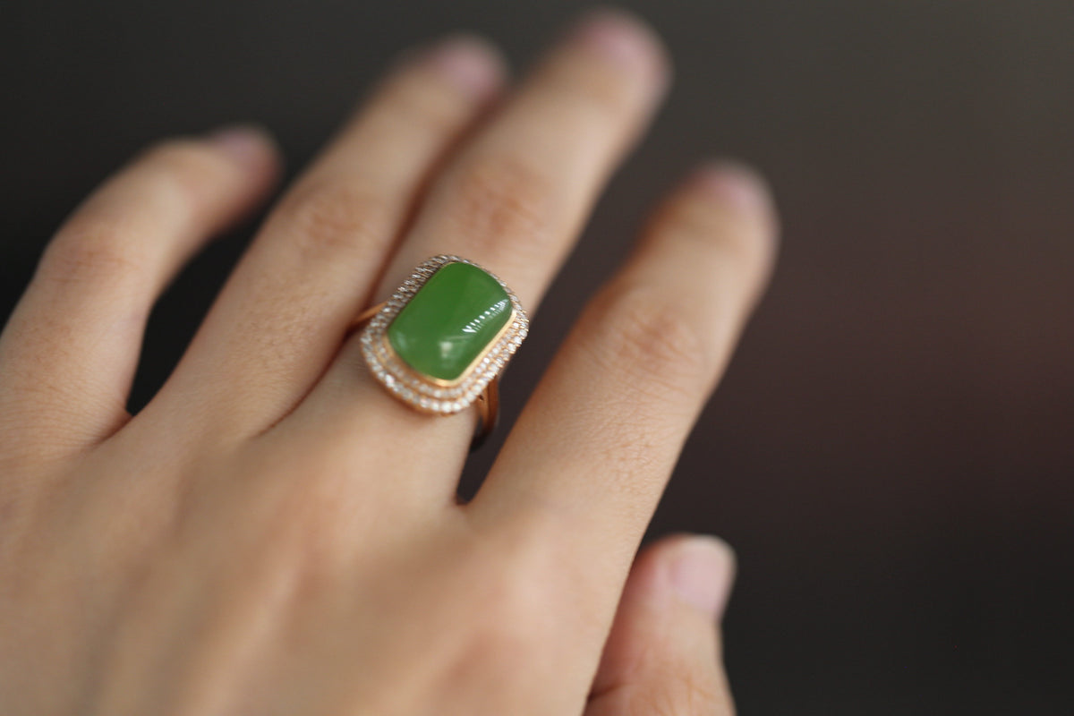 GALET 003 · Willow Green — nephrite jade ring, on the model