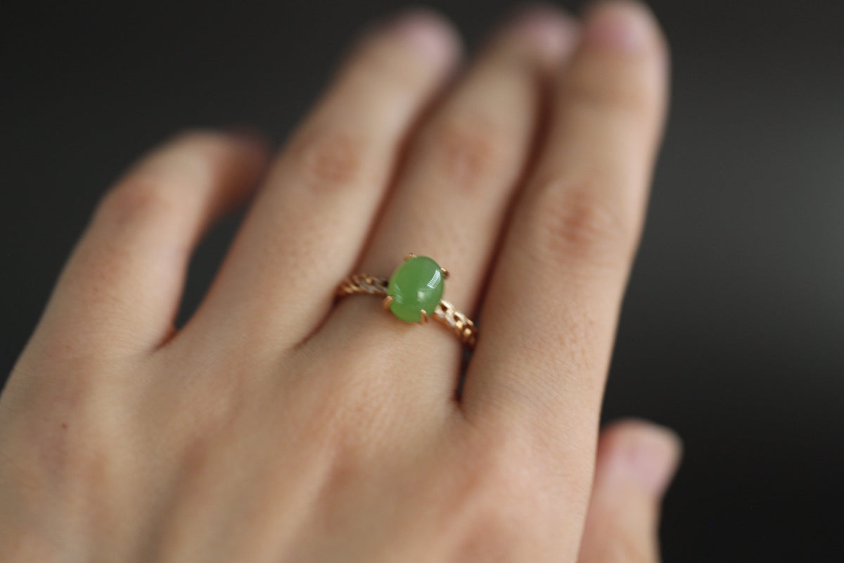 GALET 004 · Willow Green — nephrite jade ring, on the model